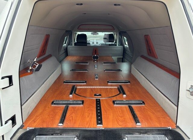 2011 Cadillac Superior Statesmen Hearse full