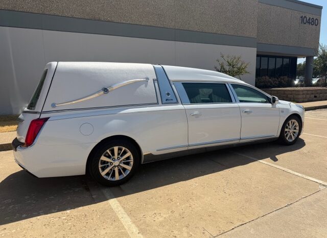 2019 Cadillac Superior Crown Sovereign Hearse full