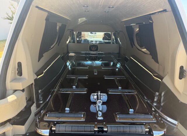 2019 Cadillac Superior Crown Sovereign Hearse full